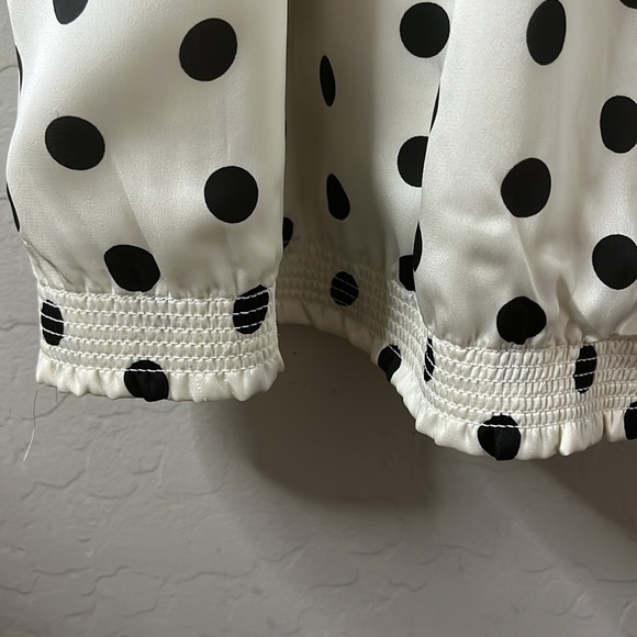 White House, black market, blousy, tank top polkadots, elastic trim size XS - Picture 2 of 8